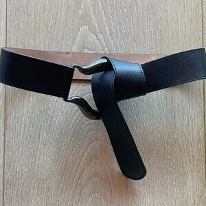 Chic and unique Max Mara knot belt! NWOT, XS